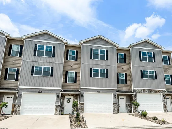 238 Red Oak Ln, Morgantown, WV 26501