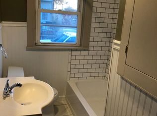2008 Warwick Ave, Warwick, RI 02889