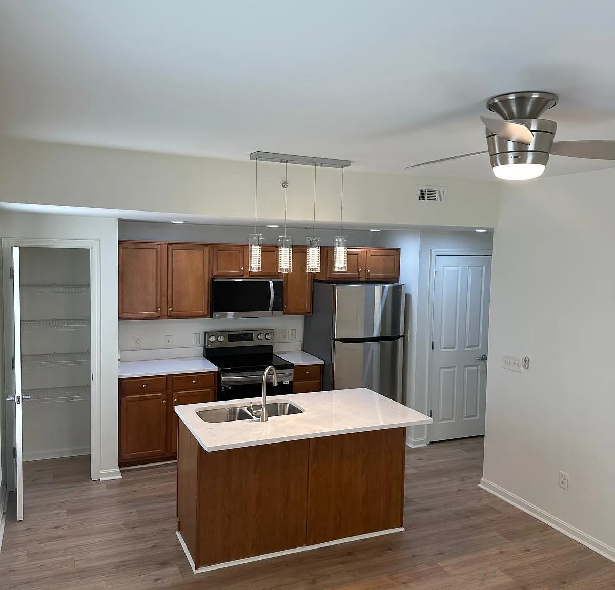 10639 Meeting Street — Photo 1
