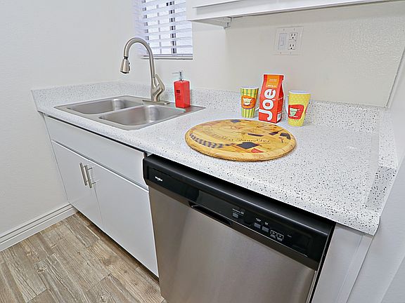 3rd image of 10030 N 43rd Ave #3035