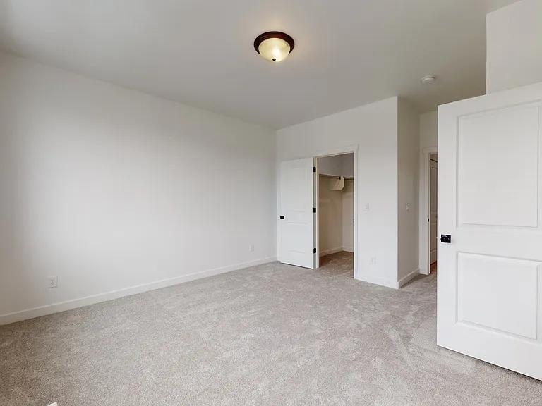 546 S 1040 W — Photo 15