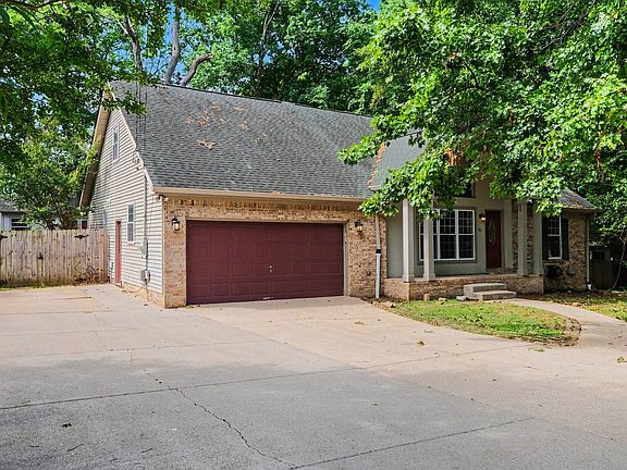 2nd image of 110 Brookfield Ct
