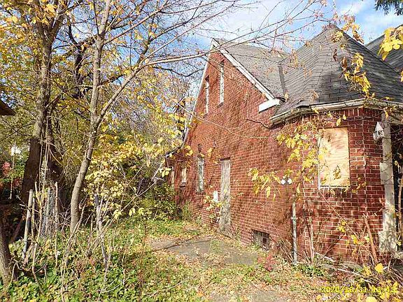 156 W Greendale