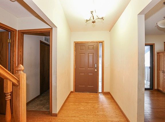 4th image of 1056 109th Ave NE