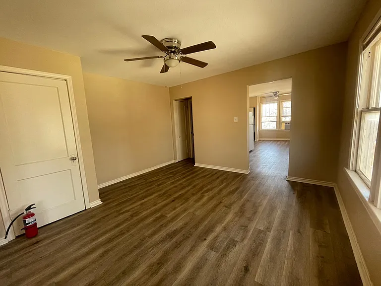 466 Clinton St #4 — Photo 4