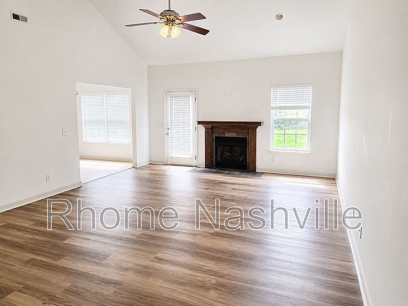 1st image of 1019 Golf View Way