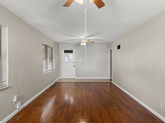 5th image of 323 Ames Pl