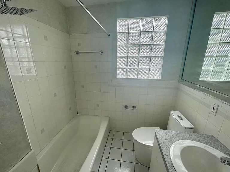 1116 Parkside Ave — Photo 8