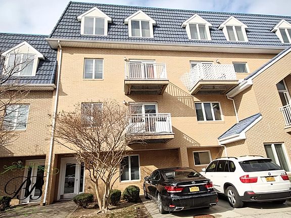 3rd image of 1503 Royce St APT 3C