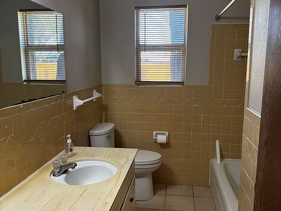 4th image of 4408 54th St