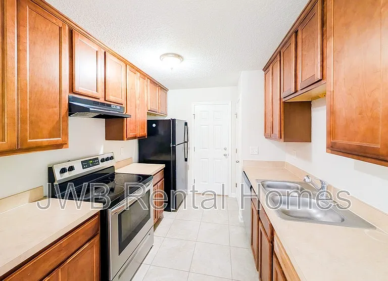 8630 Buttercup St — Photo 2