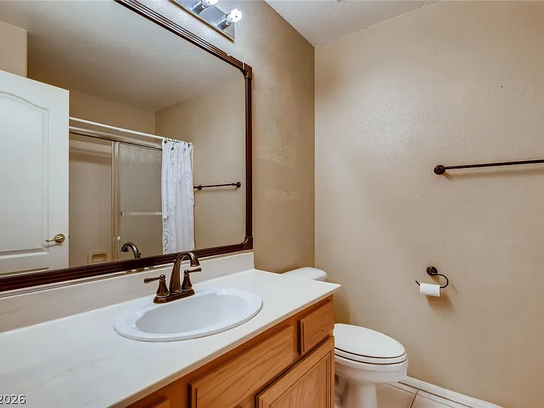 1048 Royal Skyline St — Photo 15