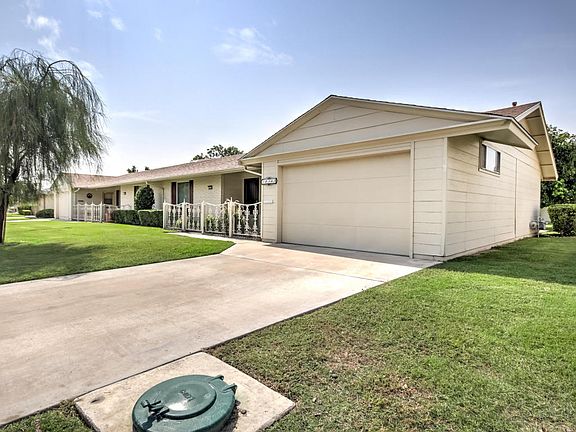 3rd image of 10343 W Prairie Hills Cir