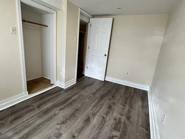 2337 N Sacramento Ave #CH — Photo 8