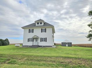 1608 Union Ave, Bennett, IA 52721