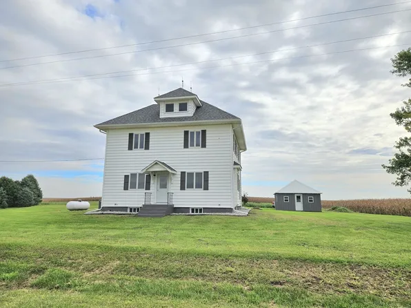 1608 Union Ave, Bennett, IA 52721