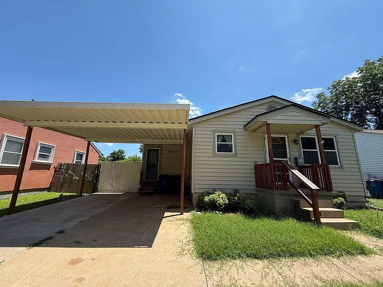 209 S Quebec Ave — Photo 1