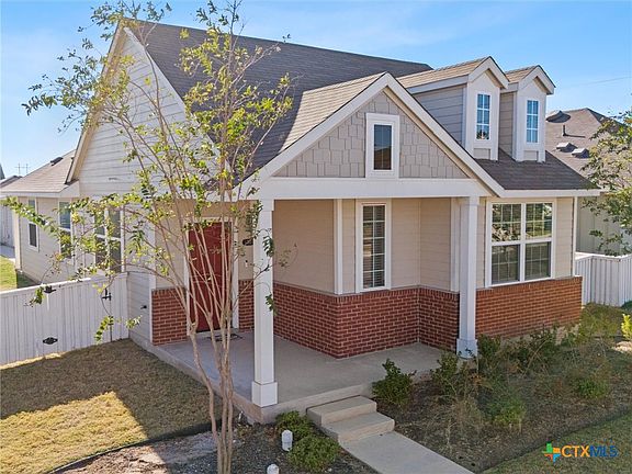 3rd image of 310 Hortus Dr