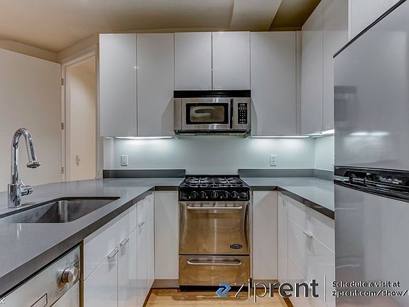 4th image of 901 Bush St APT 102