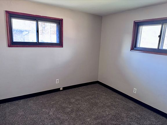 2nd image of 1135 Saxe Ave