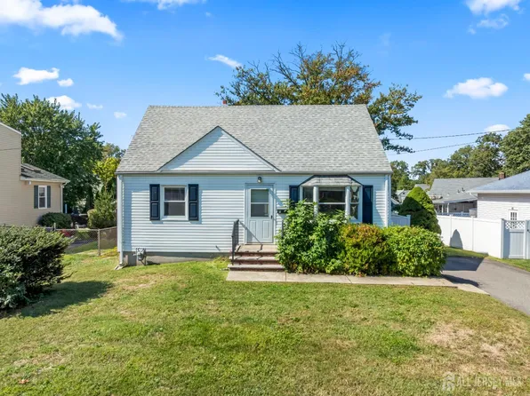 4 Clayton Ct, East Brunswick, NJ 08816