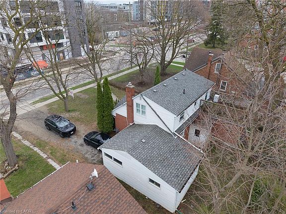 3rd image of 289 Albert St