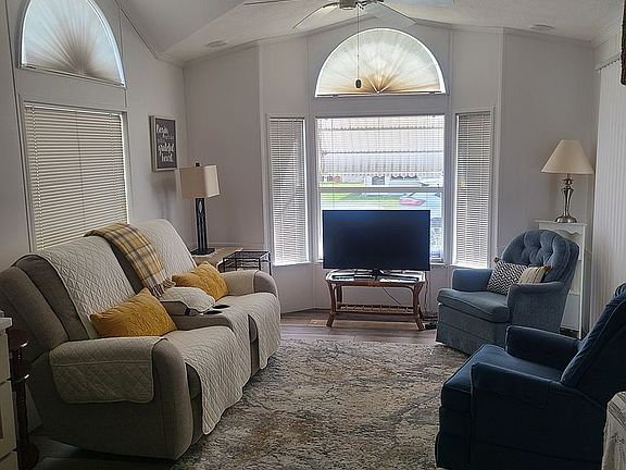 4th image of 45 Skipjack Dr
