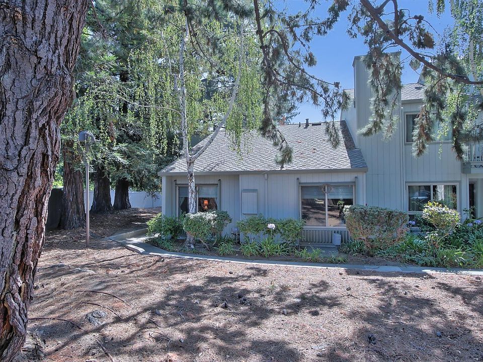 1st image of 951 Lakeshire Ct