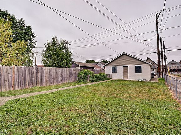 3rd image of 942 Sanders St #B