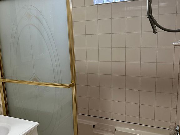 5th image of 4824 Northcote Ave #1