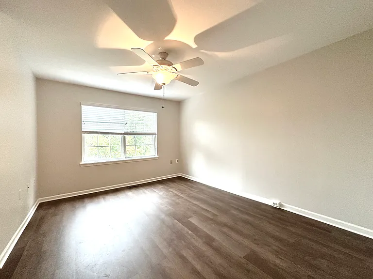 5700 Medallion Ct — Photo 16