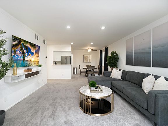 4th image of 12720 Burbank Blvd Unit 211