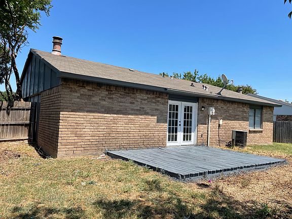 4th image of 9915 Deer Hollow Dr