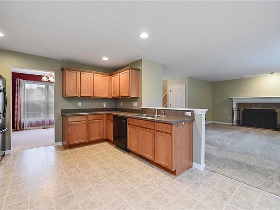 3rd image of 32862 Walnut Dr