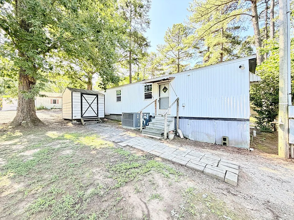 12 Martin Ln