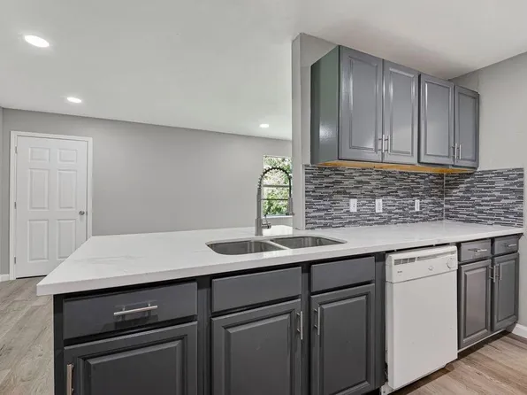 701 Oriole Ln, Pasadena, TX 77502