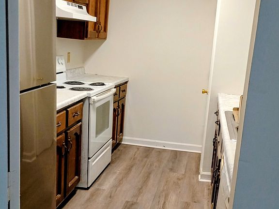 3rd image of 2505 W Broad St APT 332