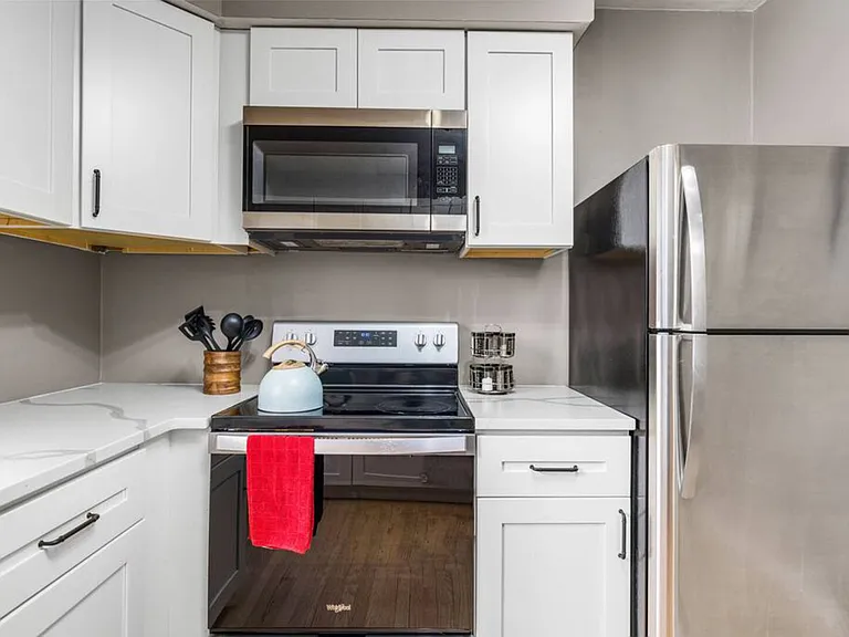 Dolan Pl — Photo 9