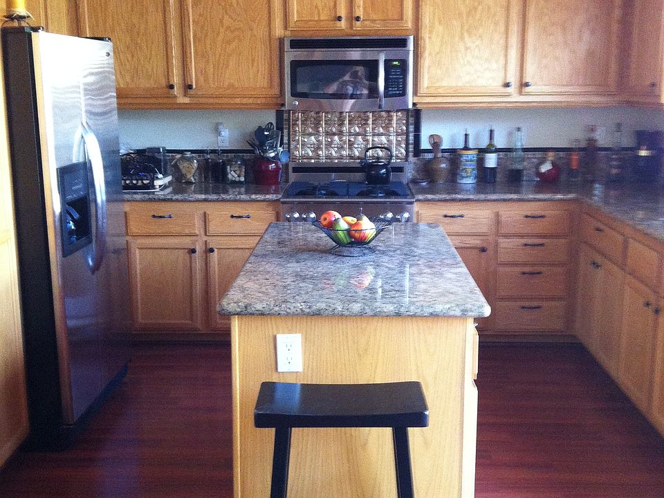 kitchen has granite and SS