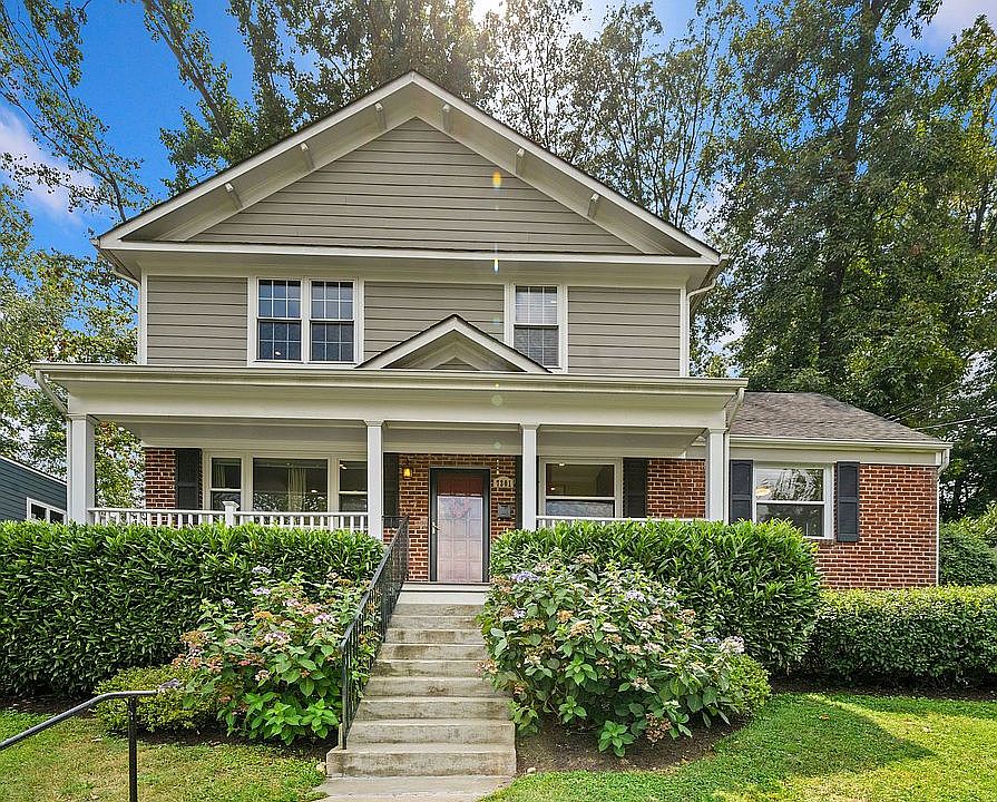 1st image of 7301 Woodley Pl
