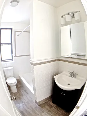 Rented by Newcastle Realty Services | media 6