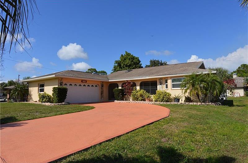 1st image of 23048 Gray Ave
