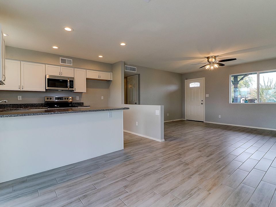 1st image of 1001 W Campo Bello Dr