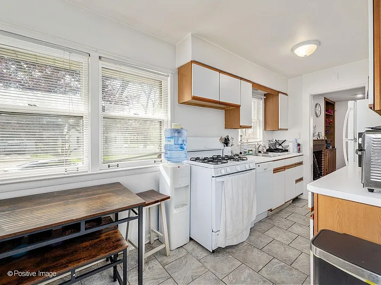 405 Greenfield Ave — Photo 9