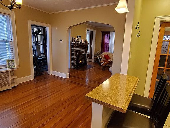 5th image of 2707 Butler St