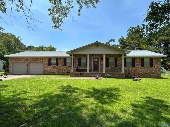 402 Highland Ave, Scottsboro, AL 35769