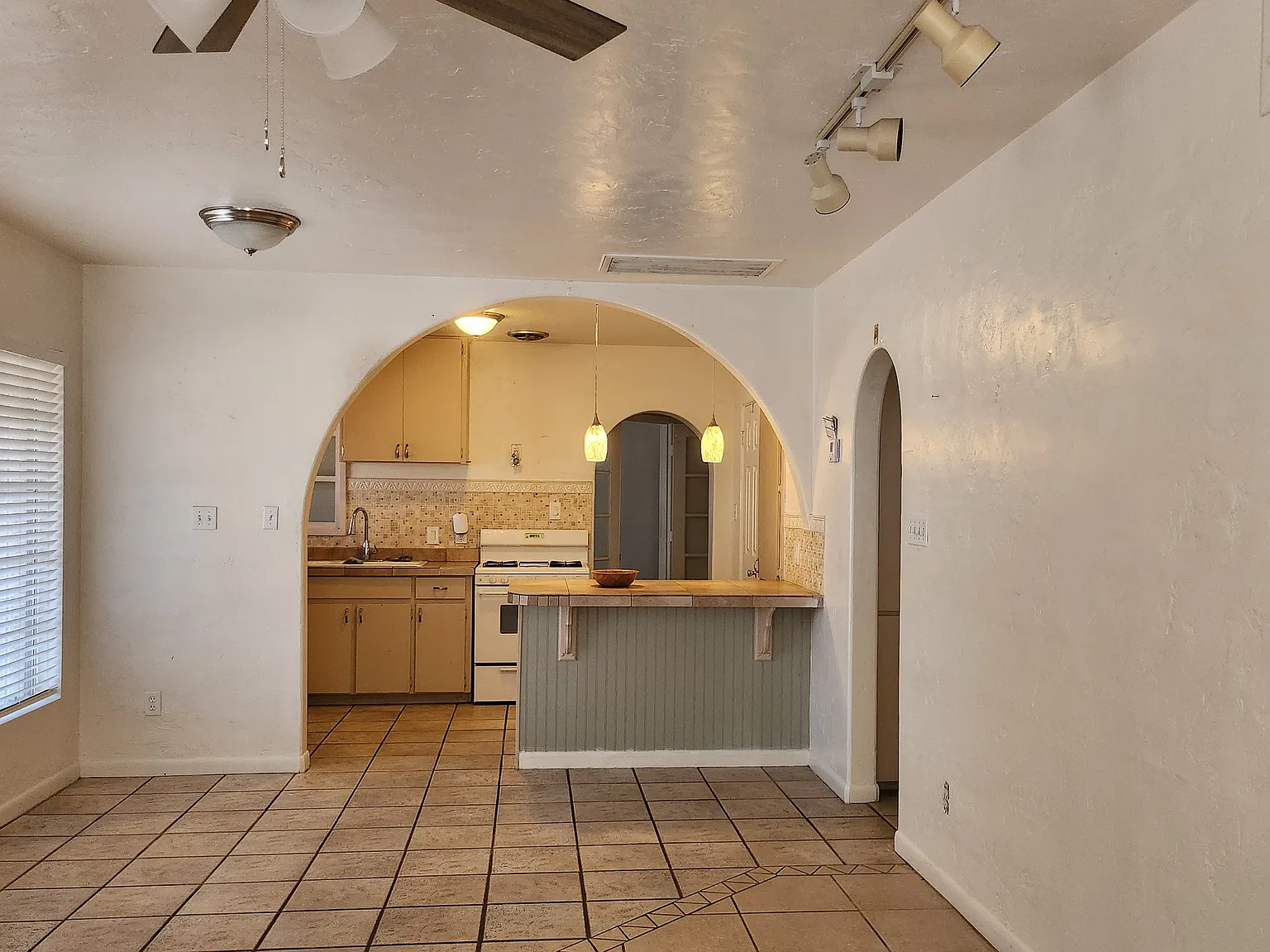 3 bed, 1393 sqft, $1,500 — Photo 3