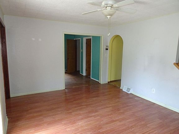 3rd image of 2934 S Caroline St