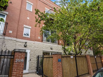 2516 W Bloomingdale Ave APT B, Chicago, IL, 60647