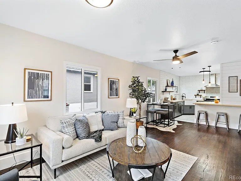 135 S Hooker St — Photo 2